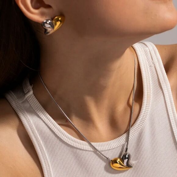 New ANTHROPOLOGIE Mixed metal heart earrings - Picture 5 of 9